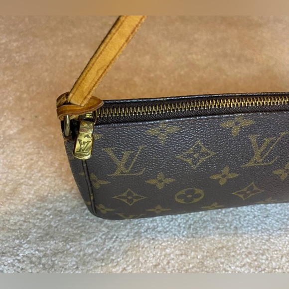 Louis Vuitton Pochette Authentic With Certificate Of Authenticity - Picture 7 of 12